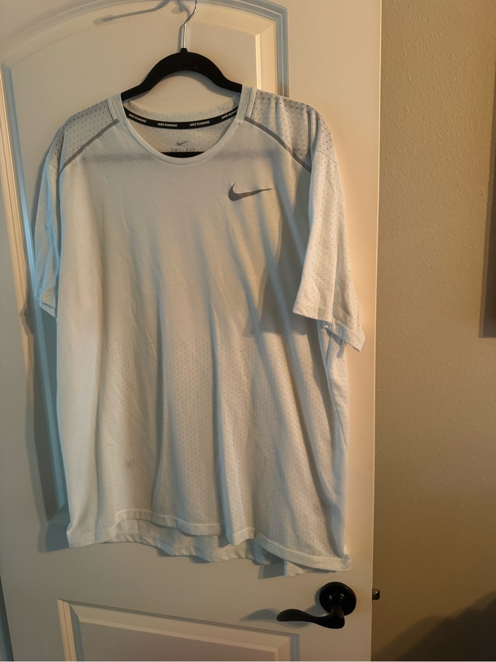 Nike Men’s White Short Sleeve Dri-FIT Sports Tee